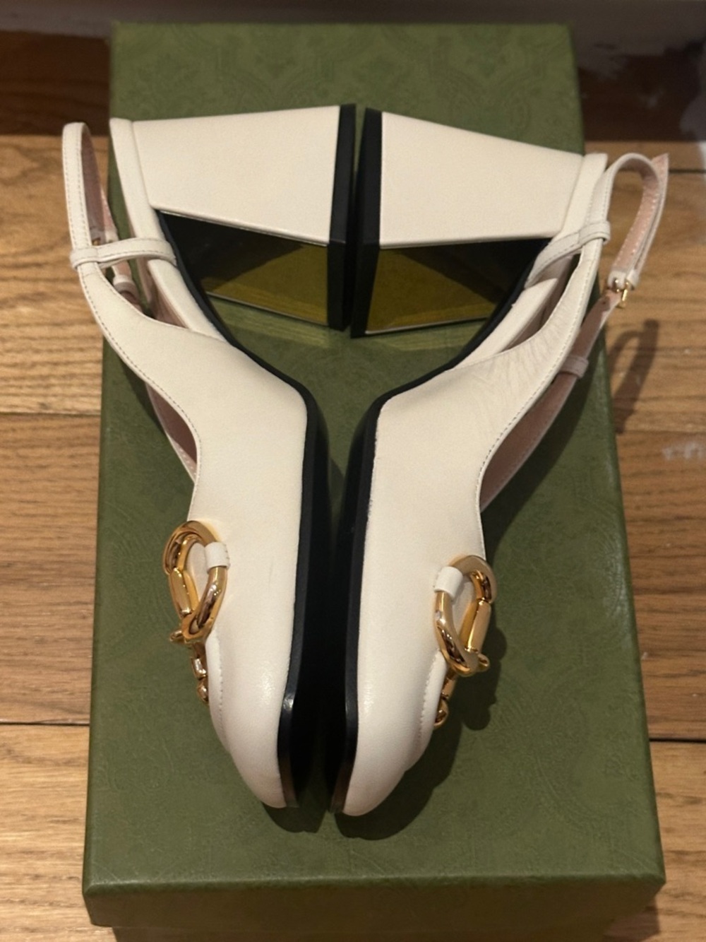 Gucci White Leather Horsebit Slingback Pumps with Gold Hardware - Picture 6 of 9